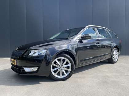 Skoda Octavia Combi 1.6 TDI Greentech PANO DAK NAVI CRUISE ECC T