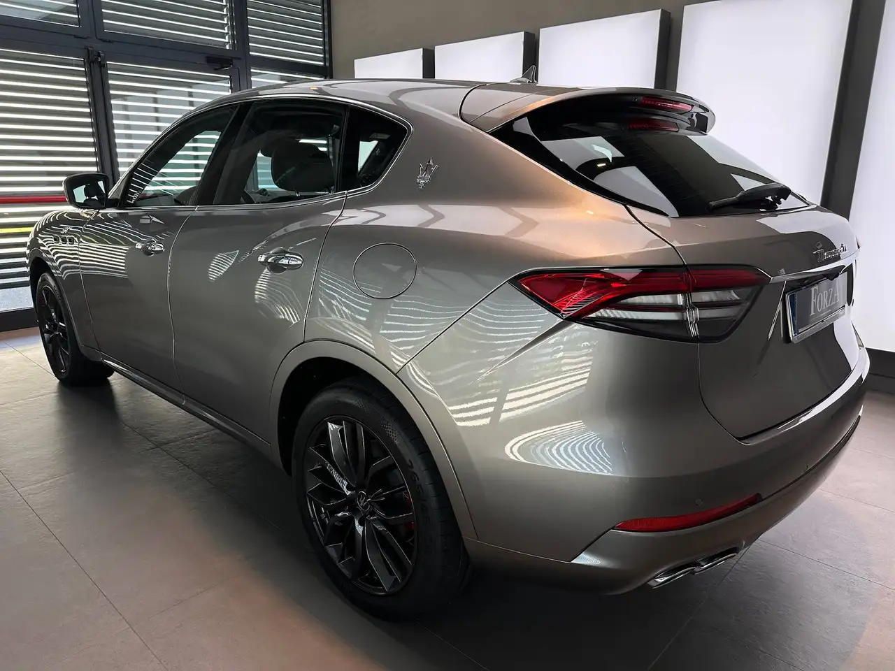 Maserati Levante 2022 — фото 14