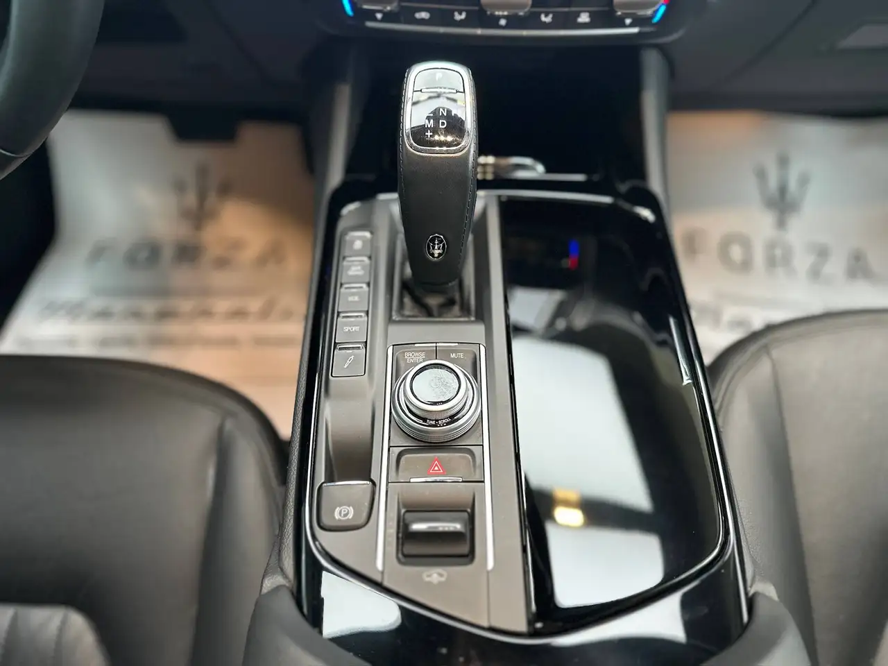 Maserati Levante 2022 — фото 12