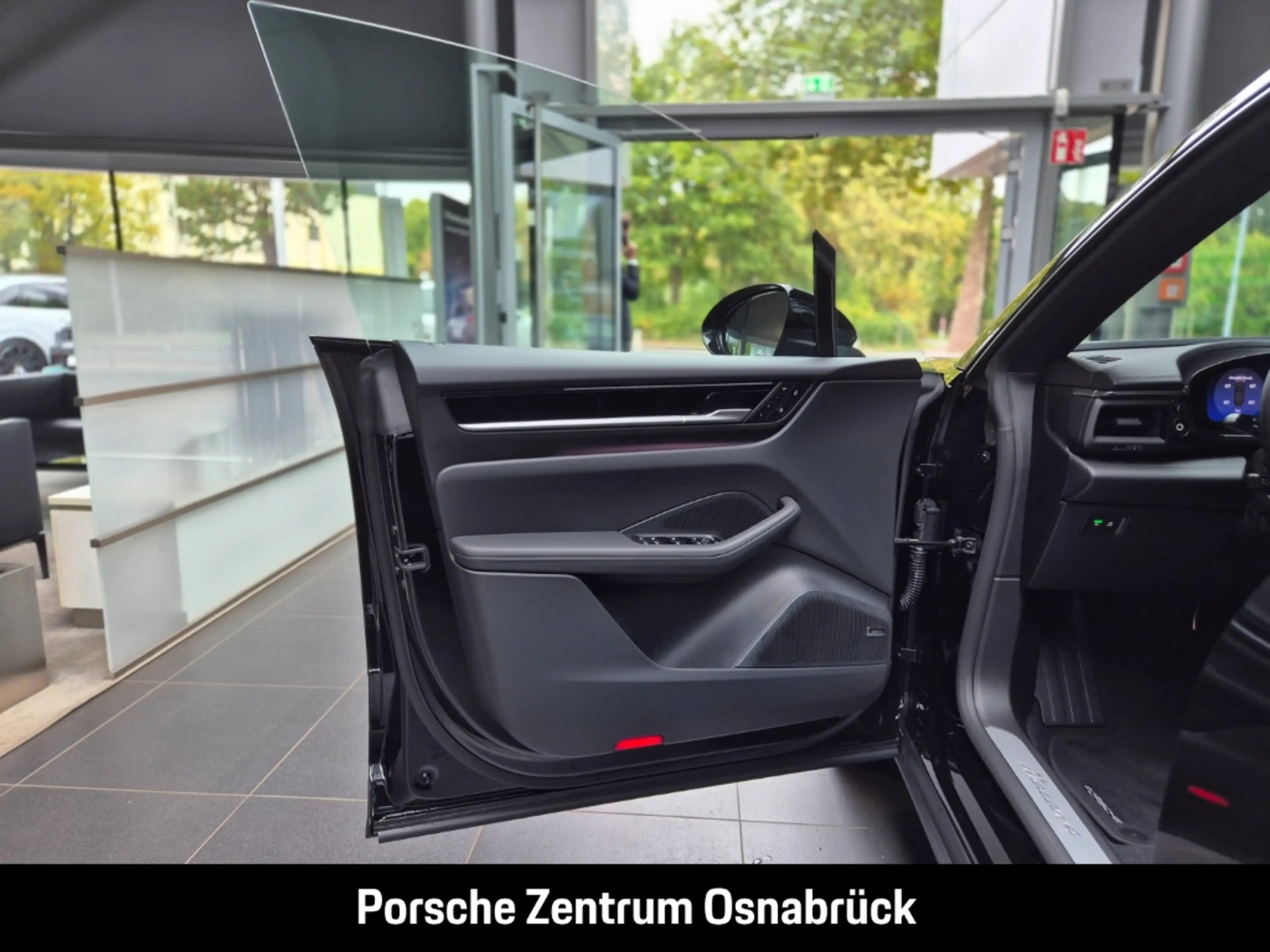 Porsche Macan 4 — photo 4