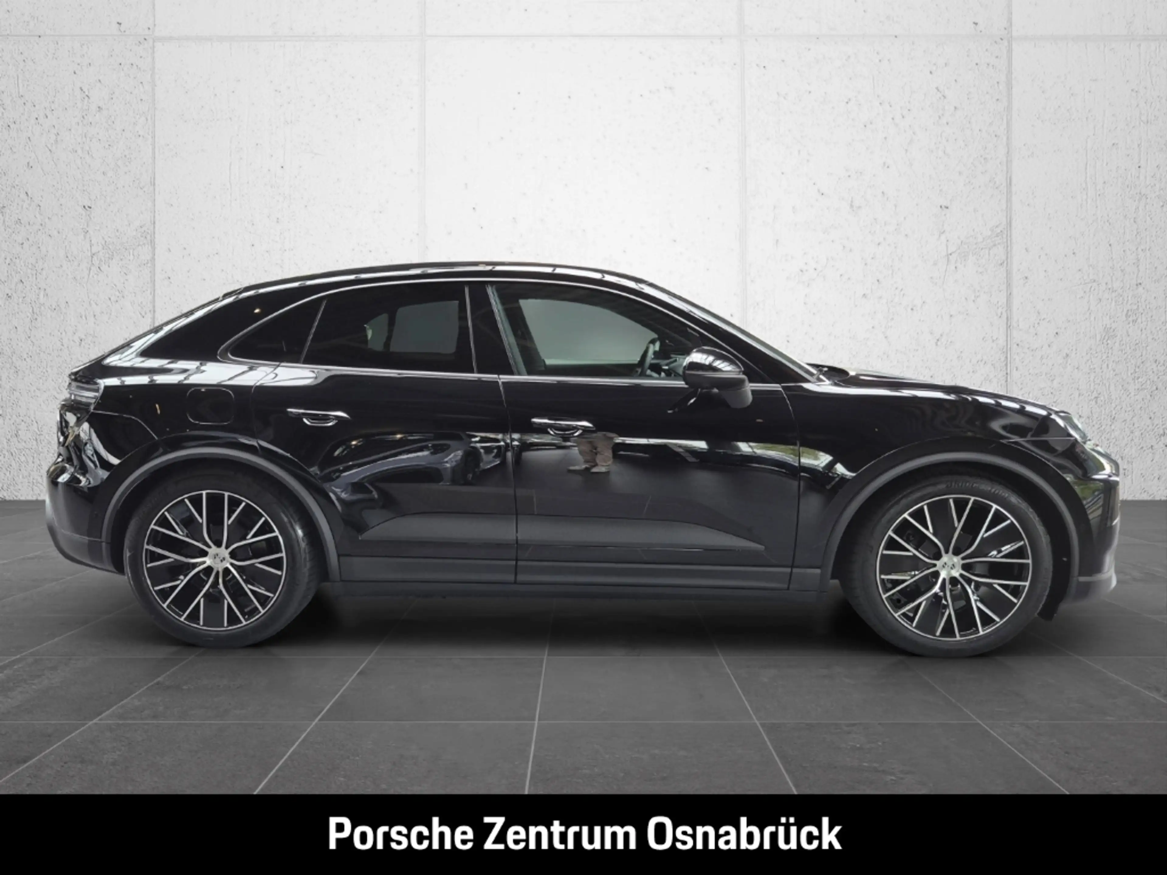 Porsche Macan 4 — photo 8