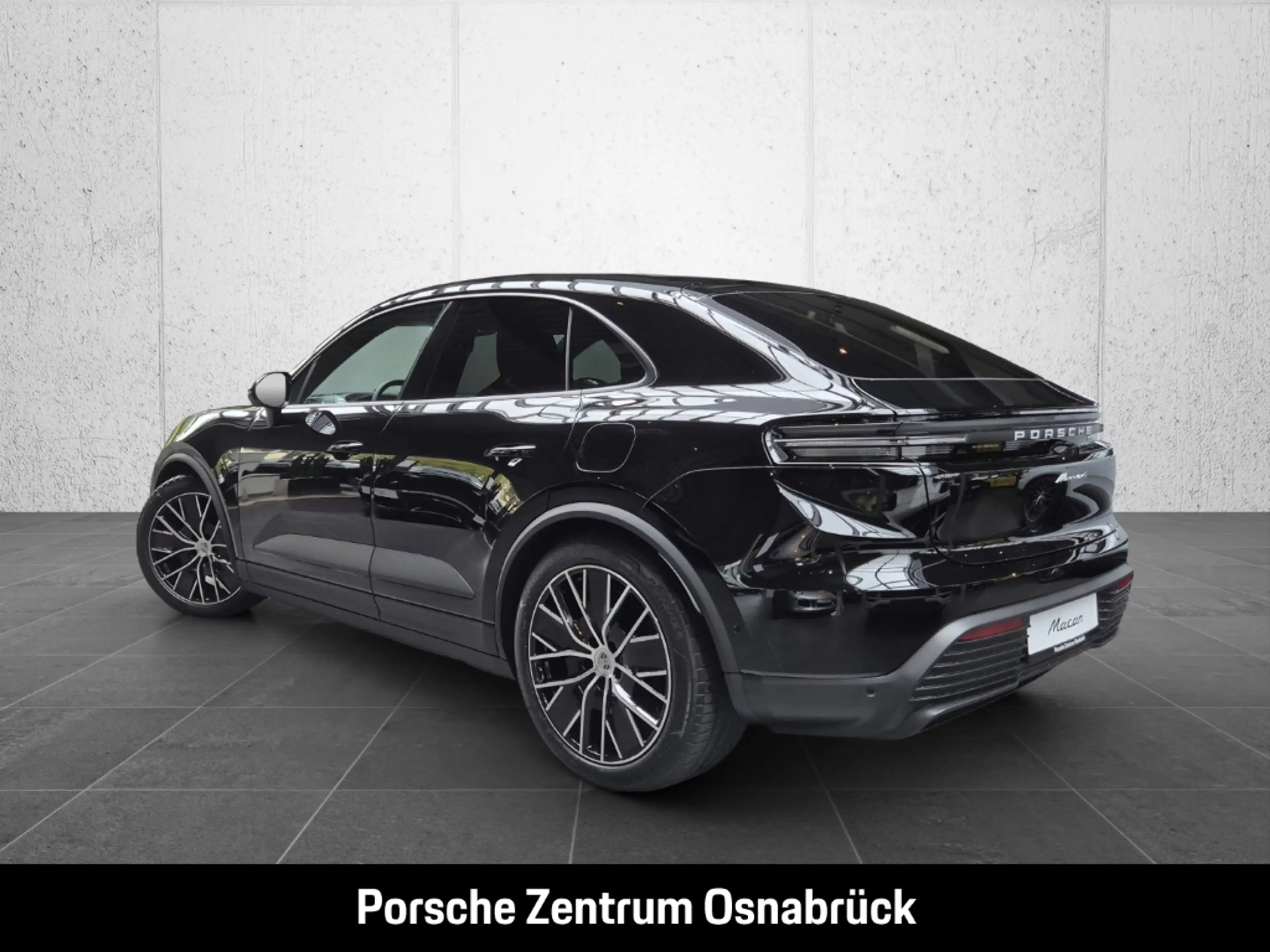 Porsche Macan 4 — photo 3