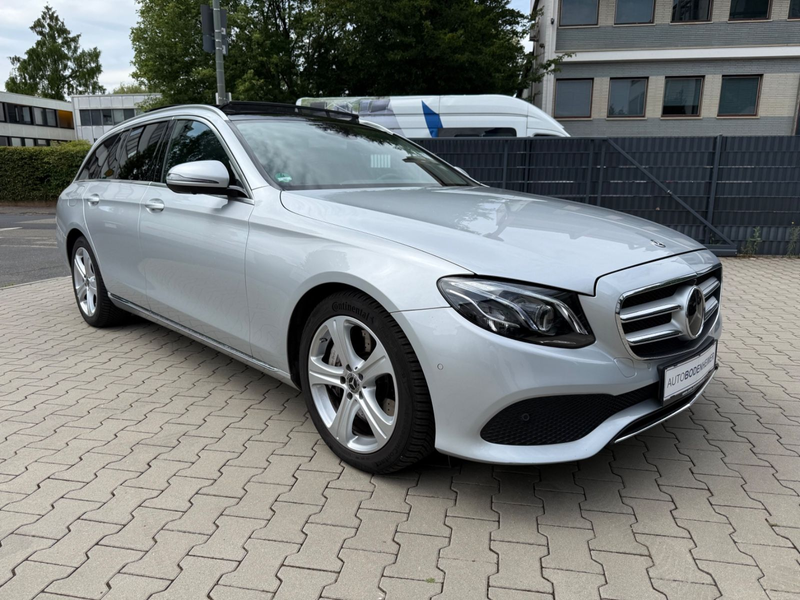 Mercedes-Benz E 400 T 4Matic Avantgarde·Pano·360°·ACC·Navi·AHK