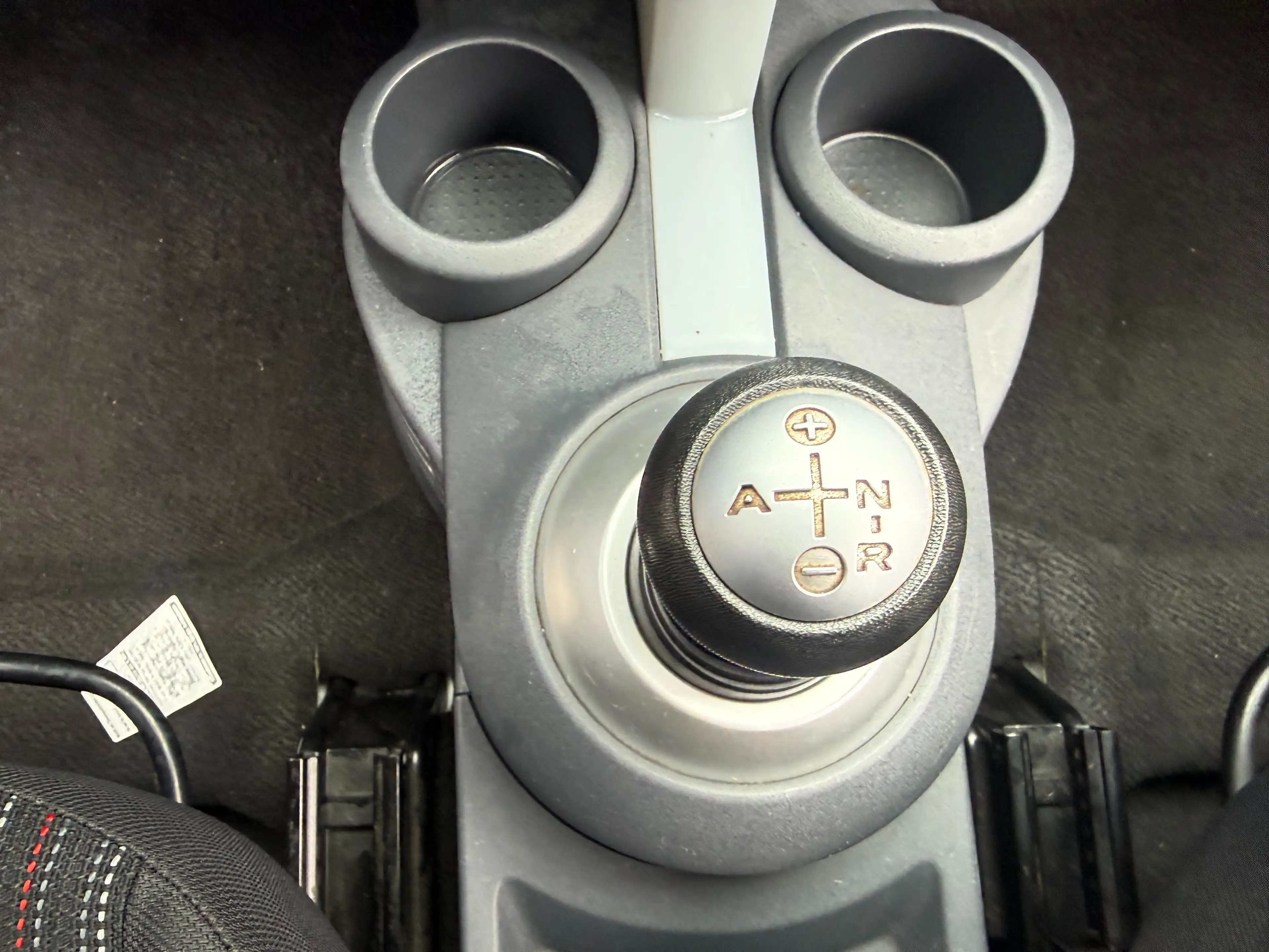 Mitsubishi Colt — photo 12