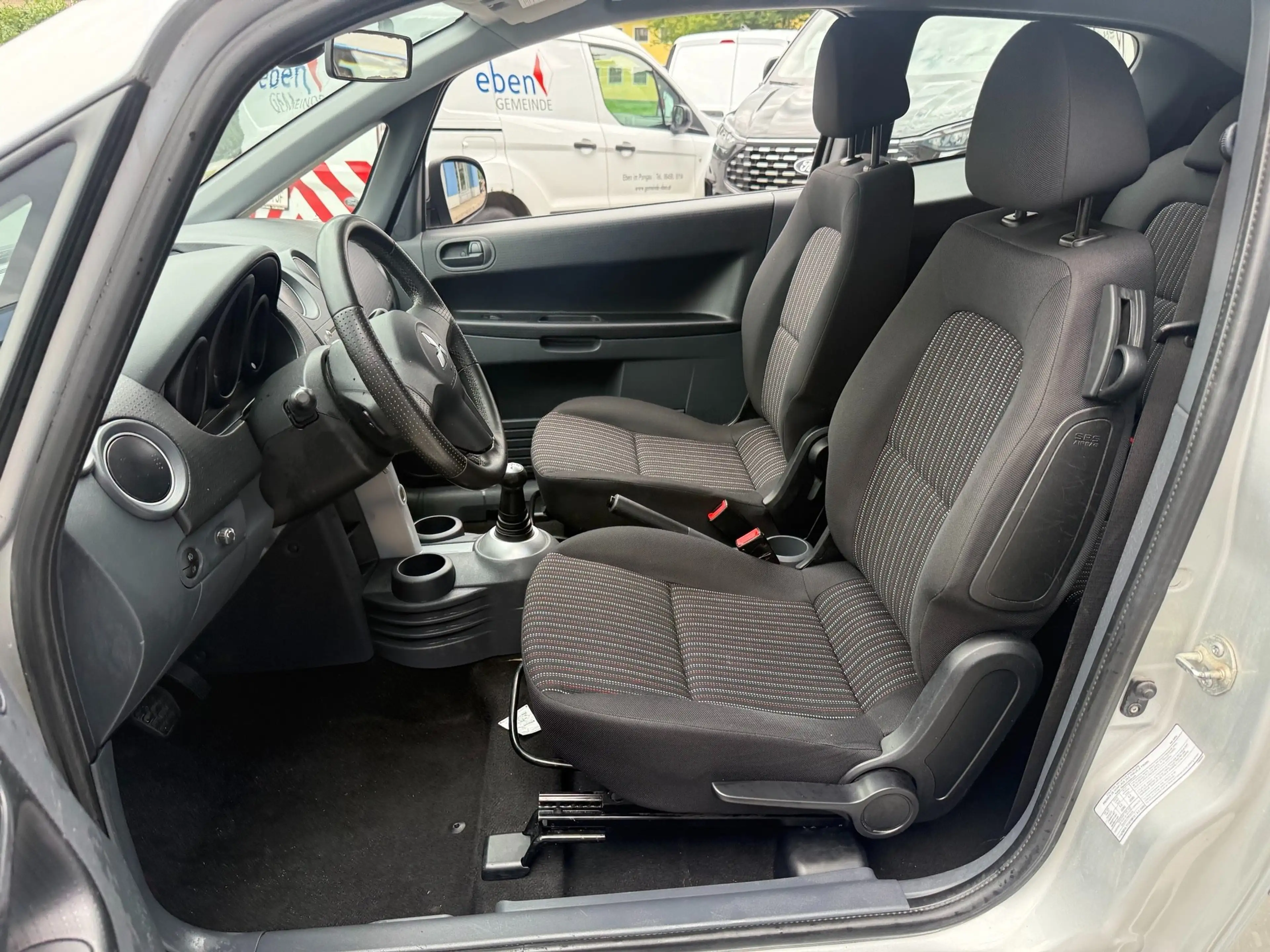 Mitsubishi Colt — photo 10