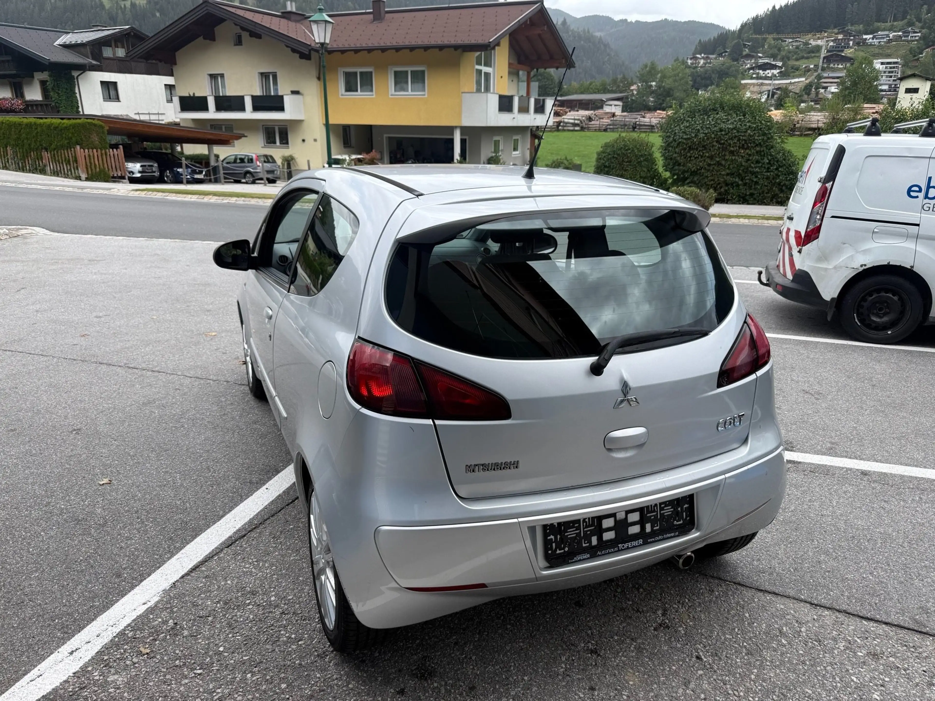 Mitsubishi Colt — photo 7