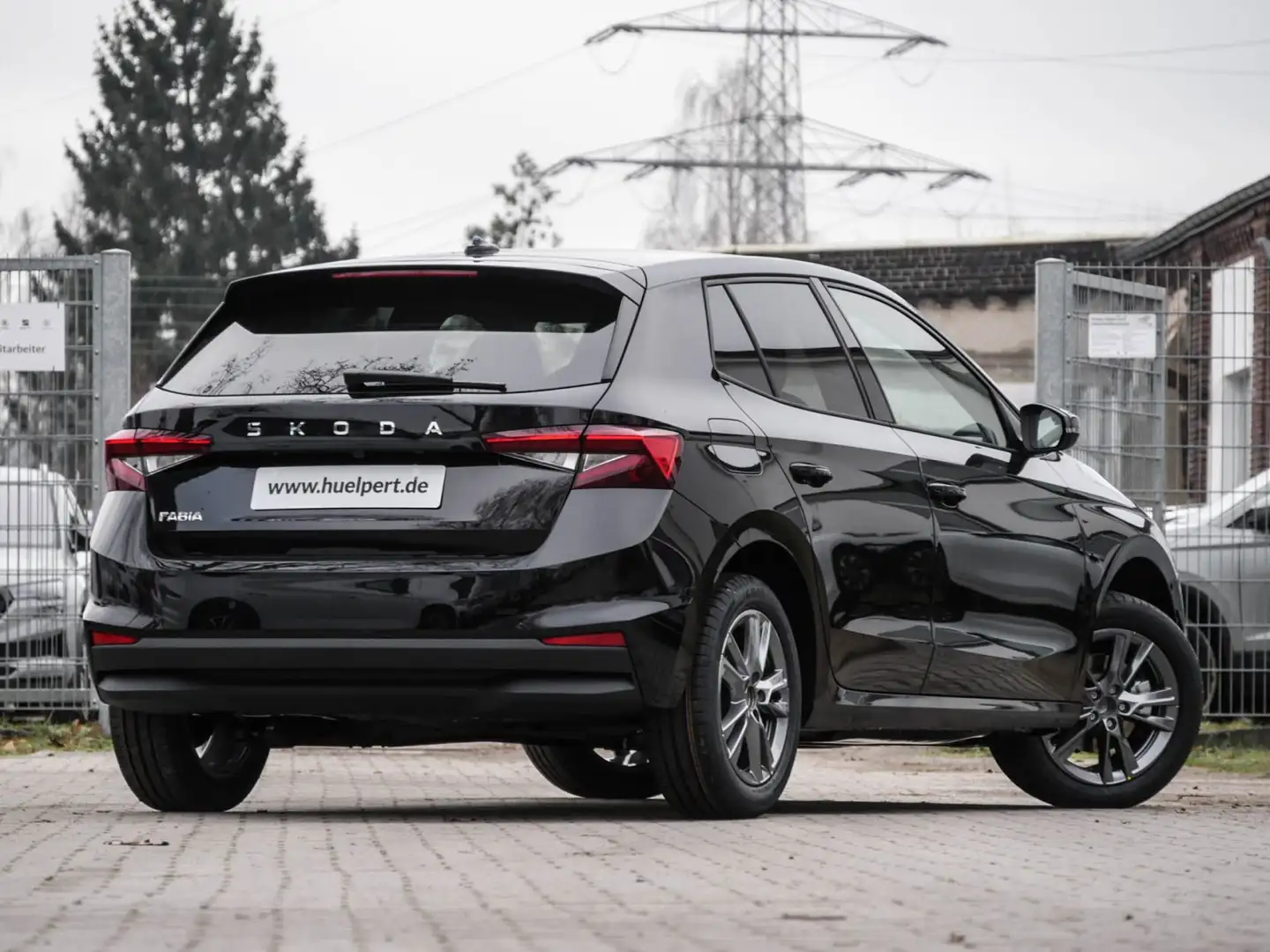 Skoda Fabia 1.0 SELECTION CAM ACC ALU NAVI SITZHEIZUNG Schwarz - 2