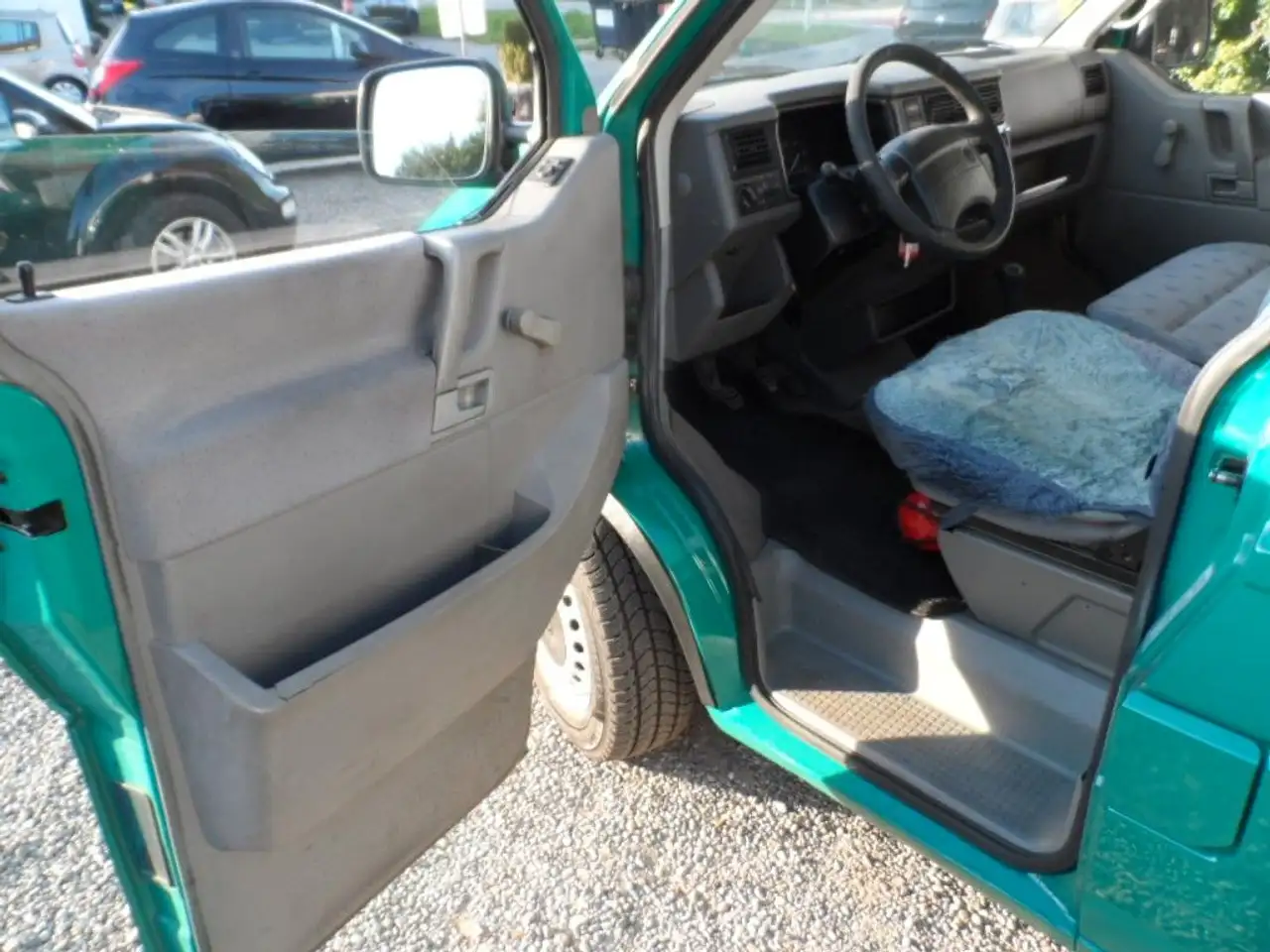 Volkswagen T4 Caravelle 2,5-l-Diesel TDI 75kW, foto 8