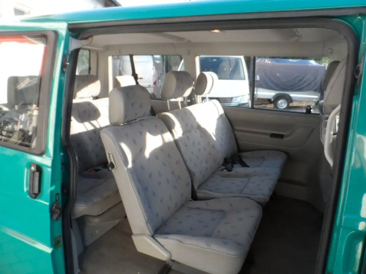 Volkswagen T4 Caravelle 2,5-l-Diesel TDI 75kW, foto 6