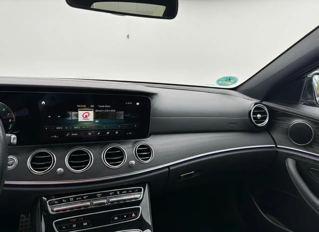 Mercedes-Benz E-Class Estate e AMG Line Trekhaak PANO, миниатюра 30