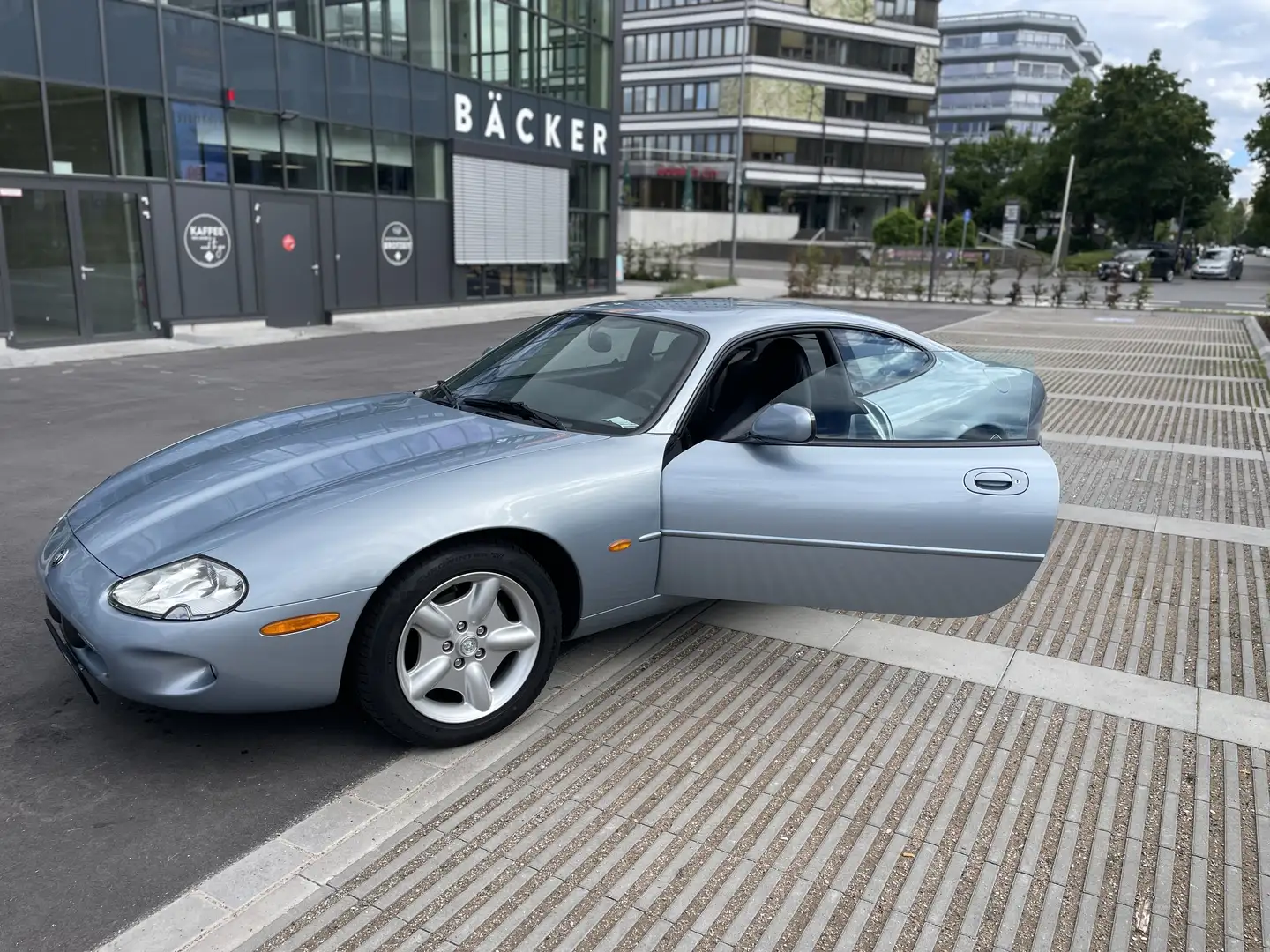 Jaguar XK8 XK8 Coupe Silber - 2