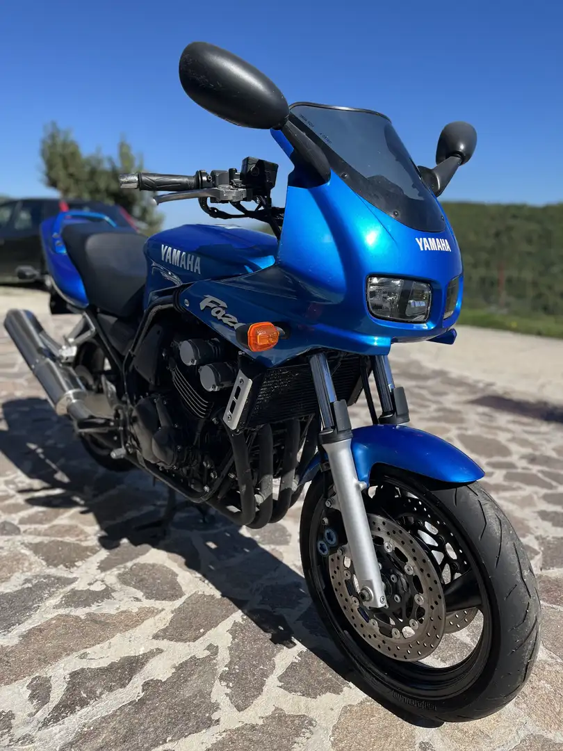 Yamaha FZS 600 - 1