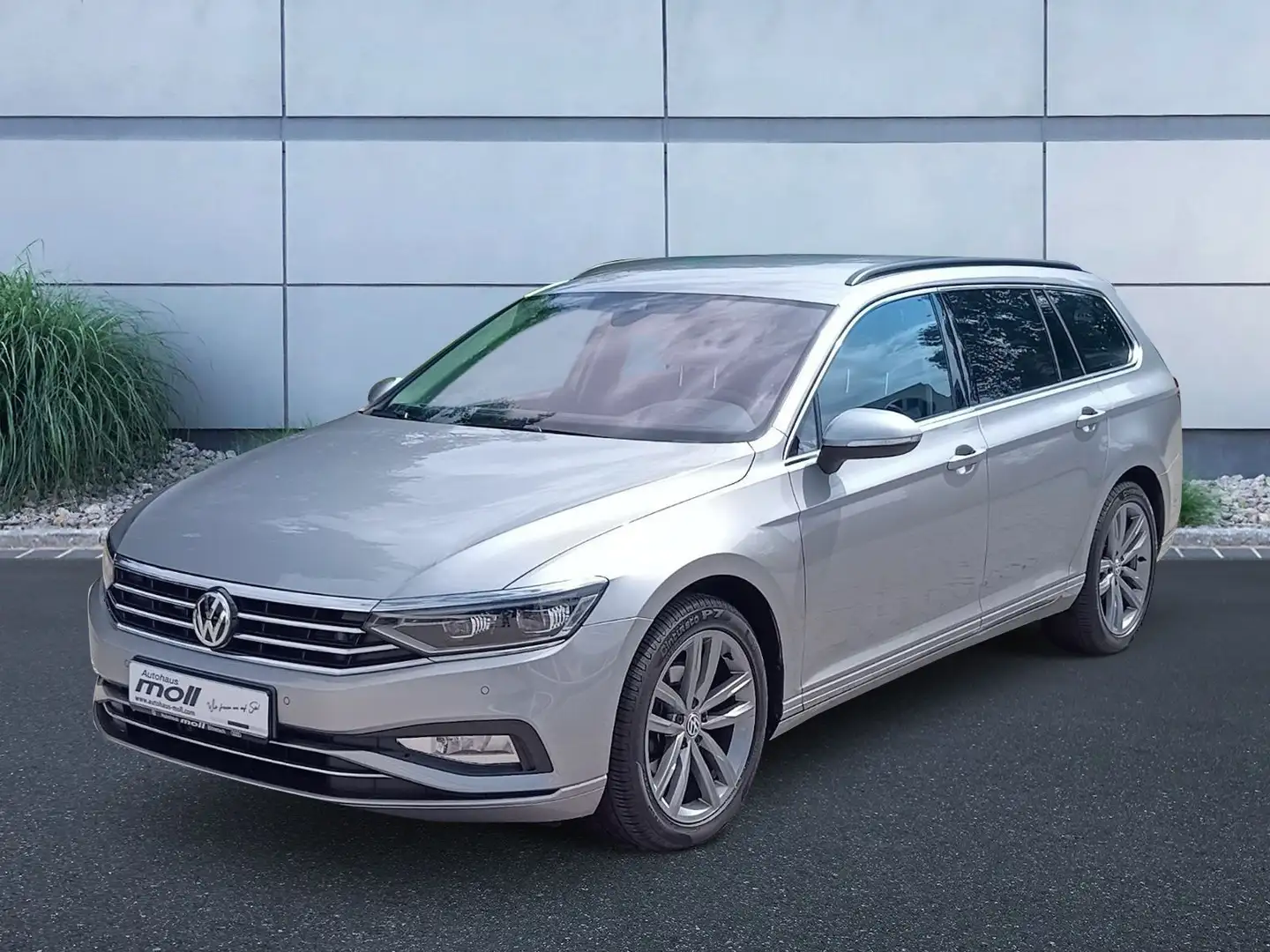 Volkswagen Passat Variant Business 2.0 TDI DSG, AHK, Navi, Silber - 1