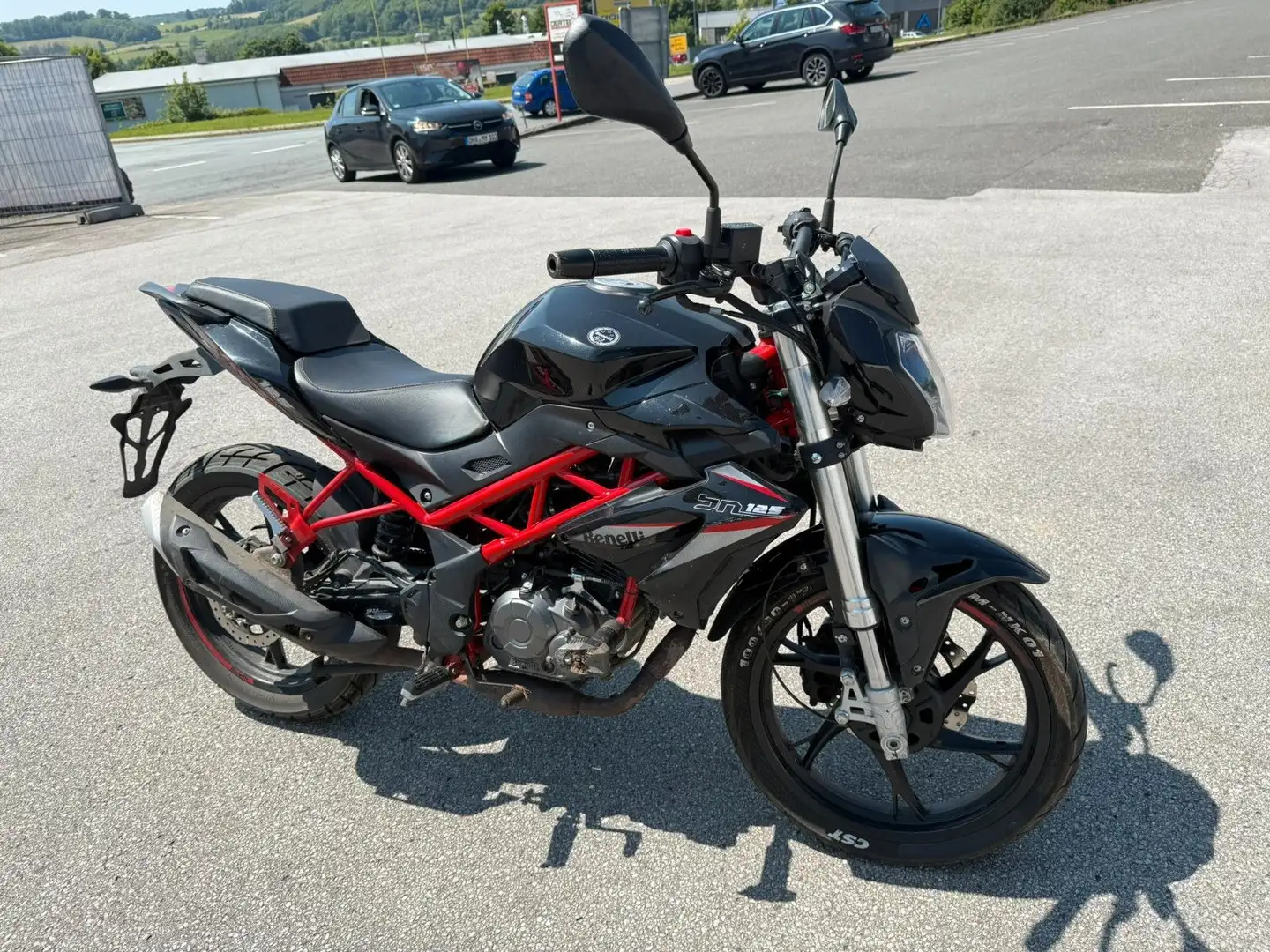 Benelli BN 125 Motorrad für Schrauber Černá - 1