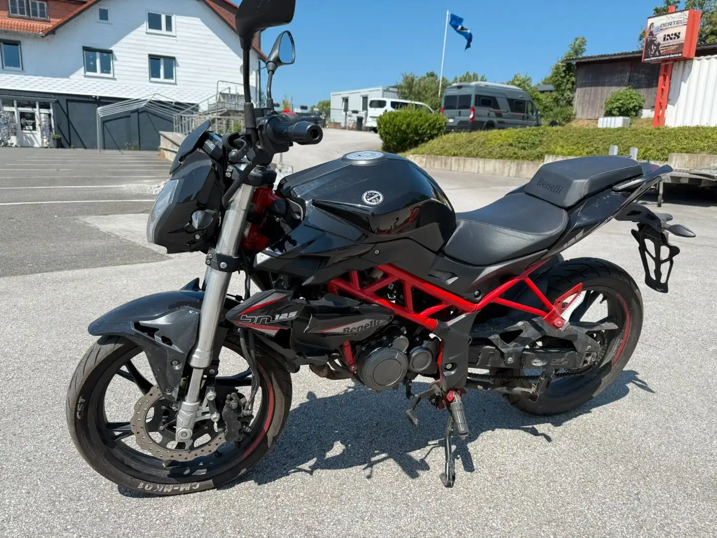 Benelli BN 125 Motorrad für Schrauber Černá - 2