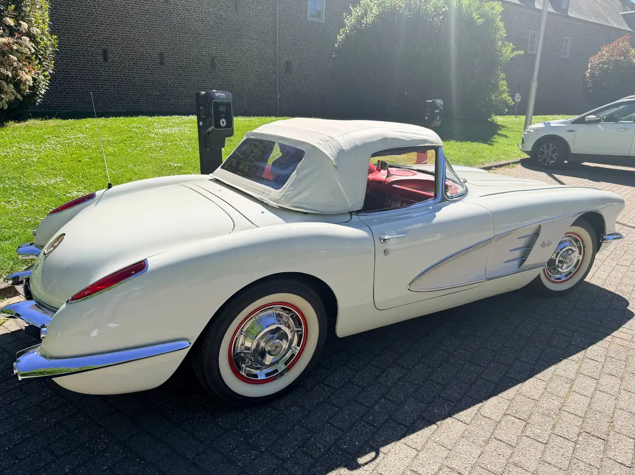 Chevrolet Corvette Convertible 4,6 V8 (283Ci), foto 10