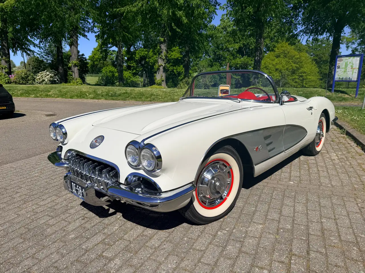 Chevrolet Corvette Convertible 4,6 V8 (283Ci), foto 1