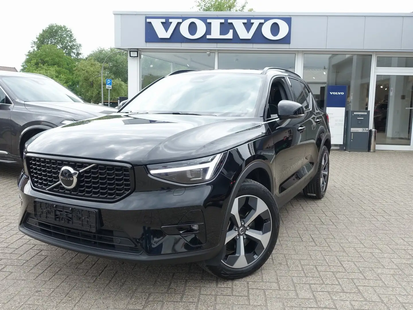 Volvo XC40 Ultra B4 Mild-Hybrid/Dark/Kamera/H&K/BLIS Schwarz - 1