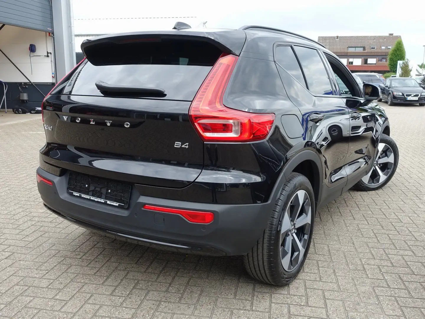 Volvo XC40 Ultra B4 Mild-Hybrid/Dark/Kamera/H&K/BLIS Schwarz - 2