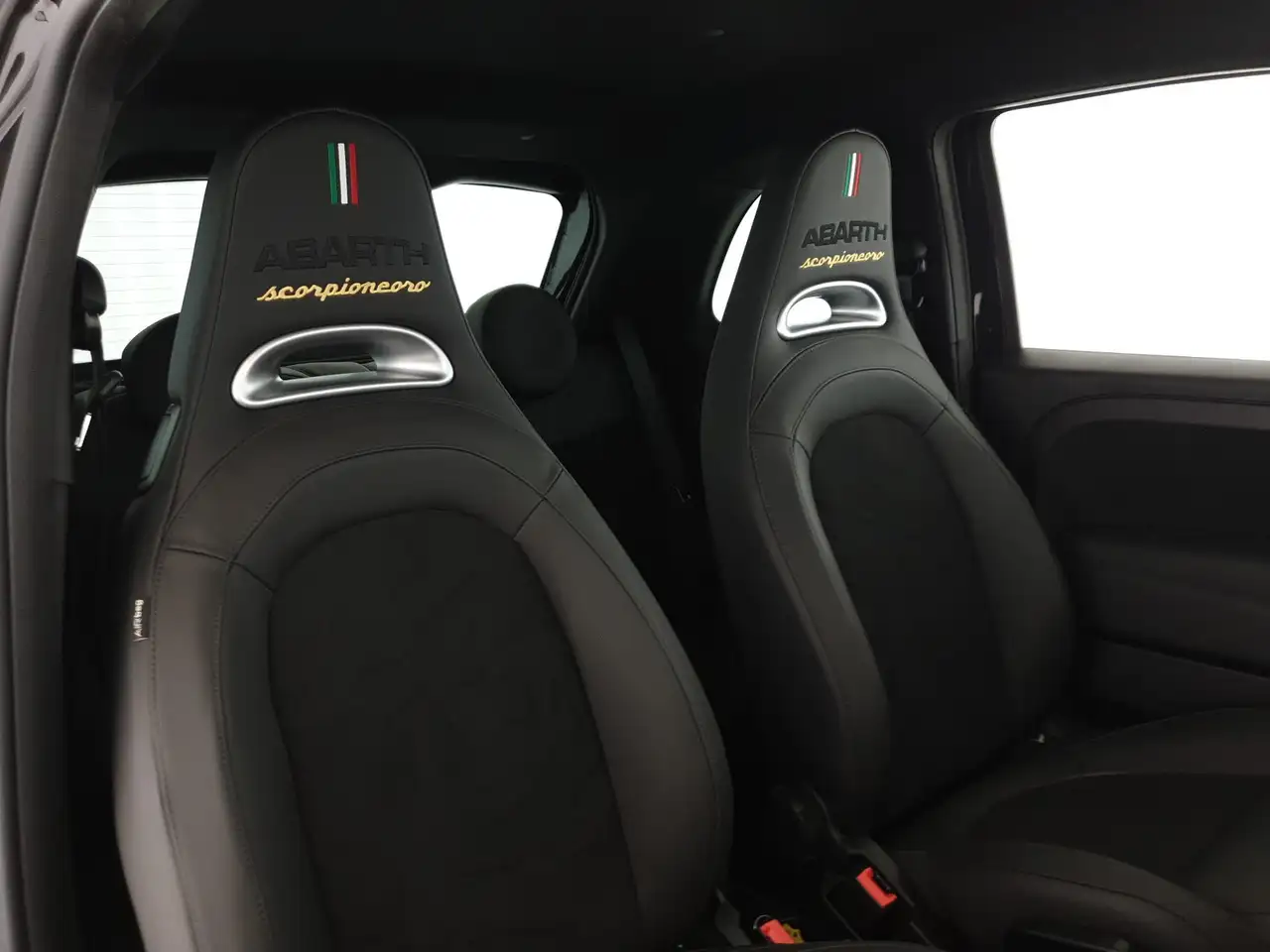 Abarth 595 2021 — фото 12