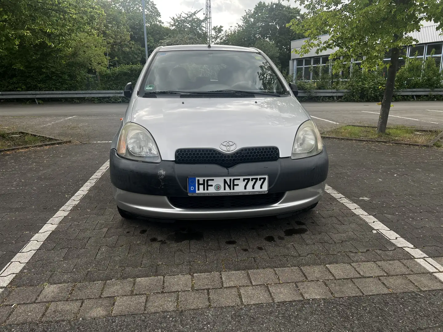 Toyota Yaris 1.0 linea sol - 1