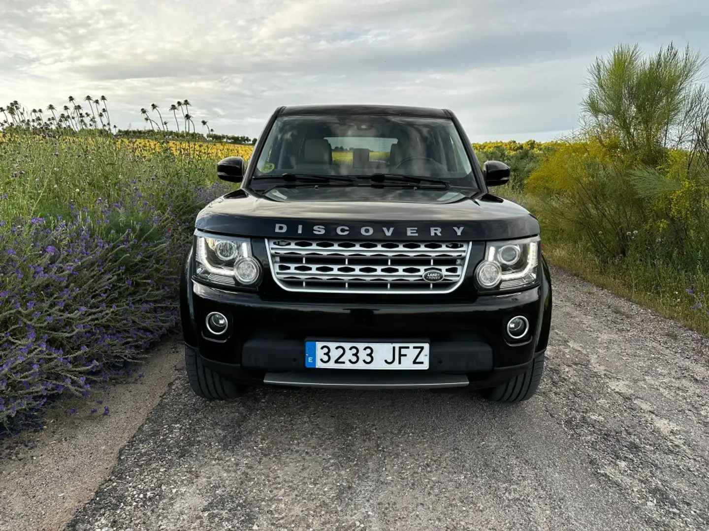 Land Rover Discovery 3.0SDV6 Graphite Aut. Černá - 2
