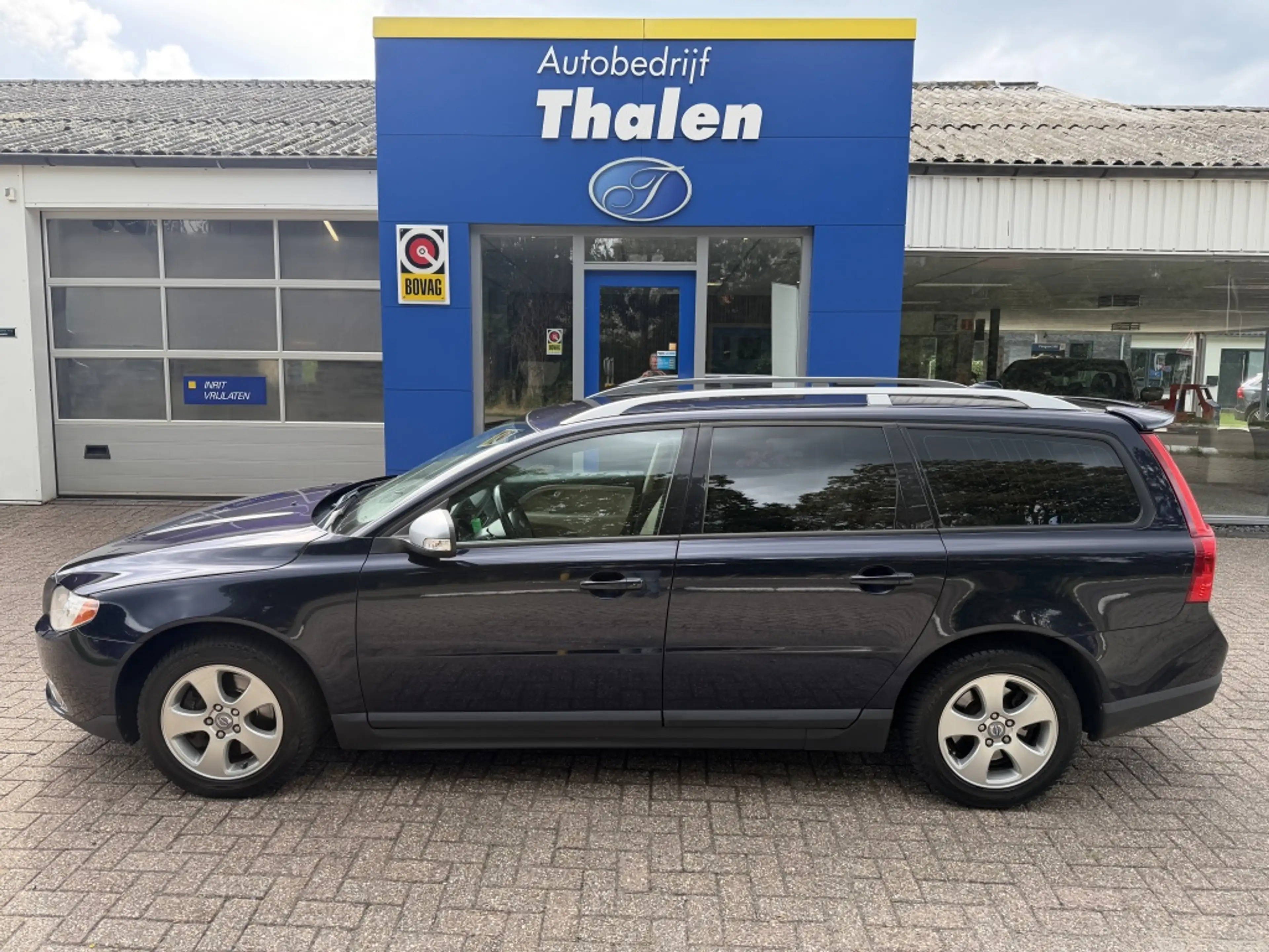 Volvo V70 2.5FT Momentum — photo 2