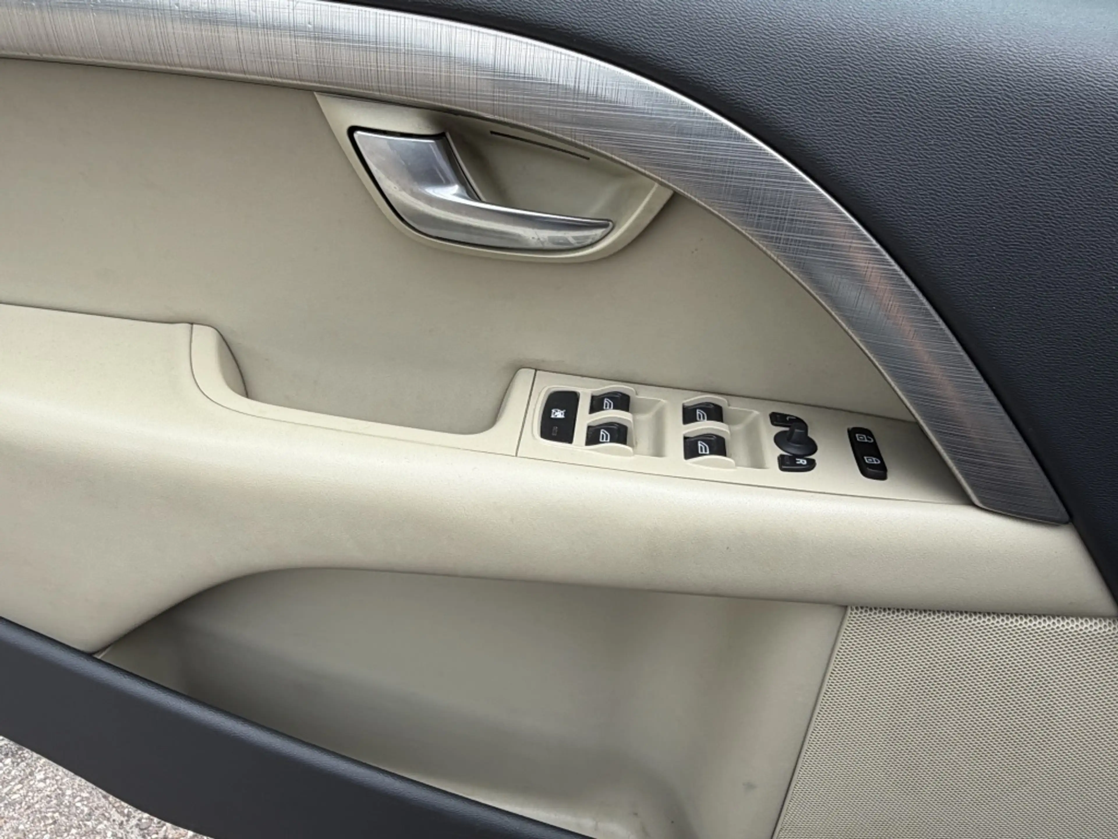 Volvo V70 2.5FT Momentum — photo 10