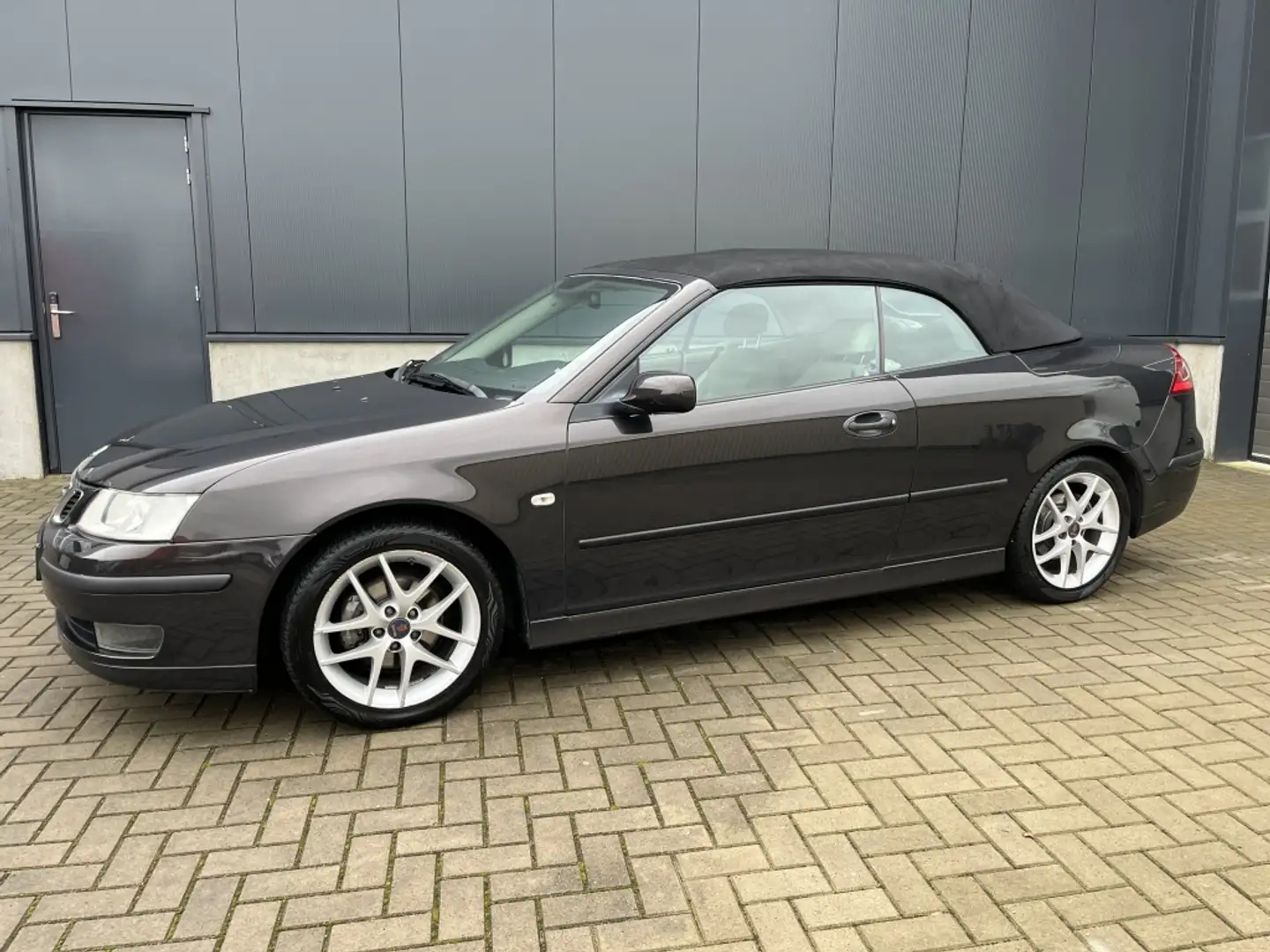Saab 9-3 Cabrio 2.0t Vector Schwarz - 2