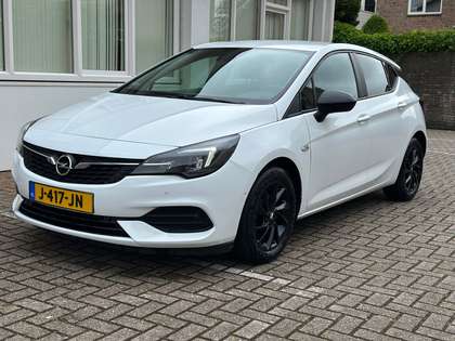 Opel Astra 1.2 Edition dealer onderhouden in keurige staat!