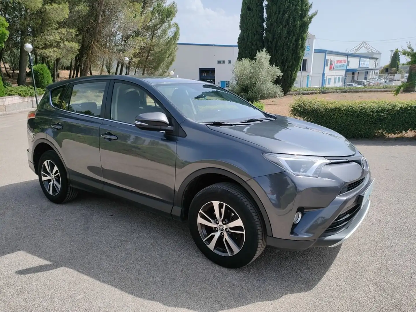 Toyota RAV 4 150 Advance AWD Gris - 2
