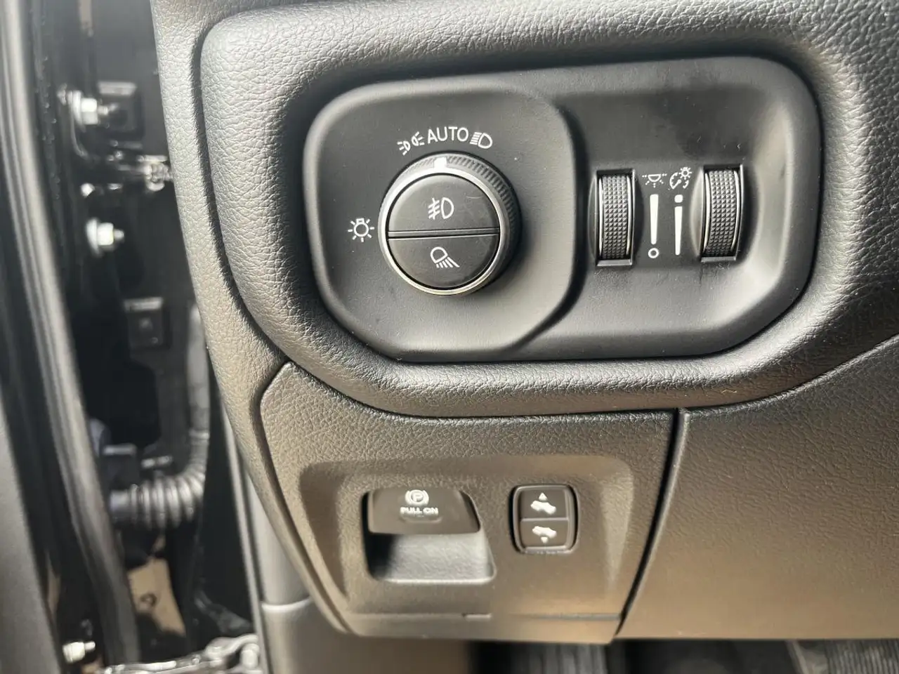 RAM 1500 photo RAM 1500