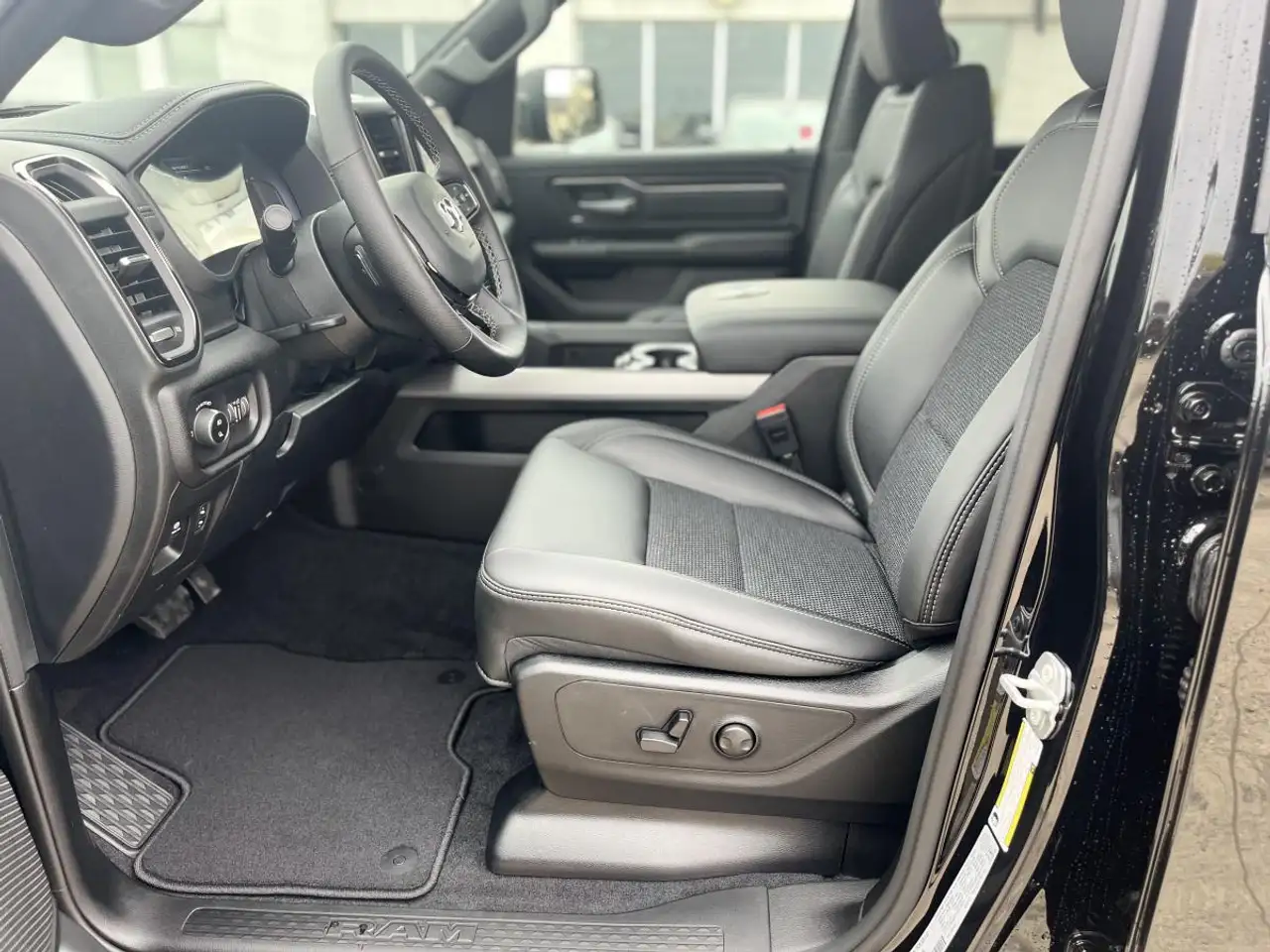 RAM 1500 photo RAM 1500