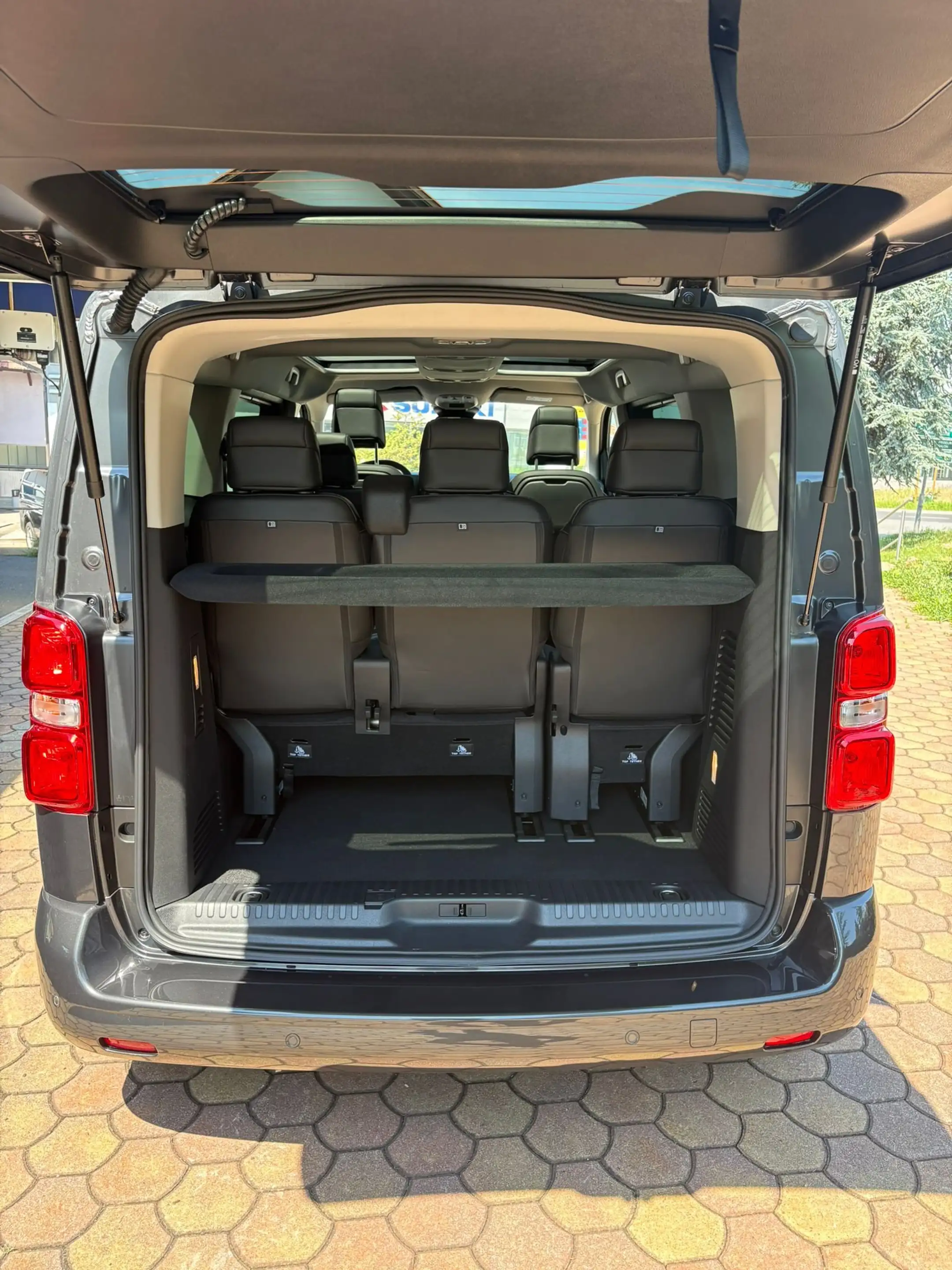 Citroen Spacetourer Max M — photo 10