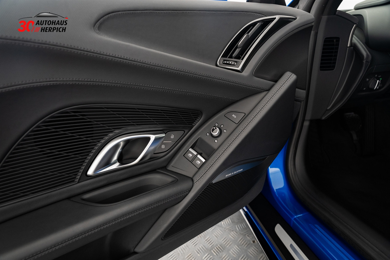 Audi R8 5.2 RWD Performance RFK DAB NAVI PDC B&O — photo 11