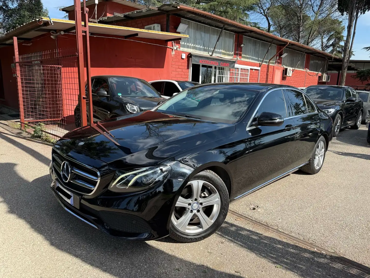Mercedes-Benz E 200 Nero - 2