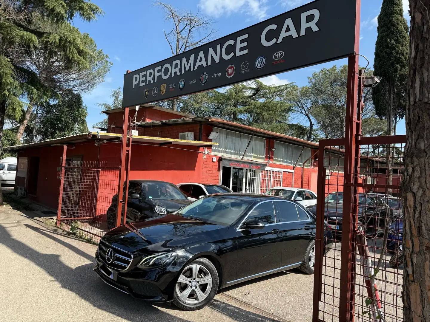 Mercedes-Benz E 200 Nero - 1