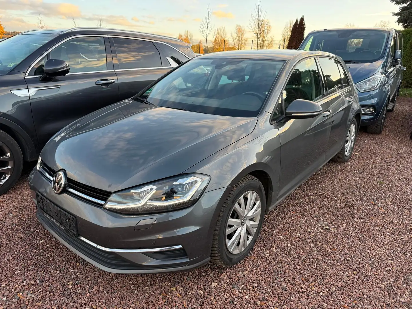 Volkswagen Golf 2.0 TDI DSG 4Motion Sound Matrix|AHK|Navi|ACC Grau - 2