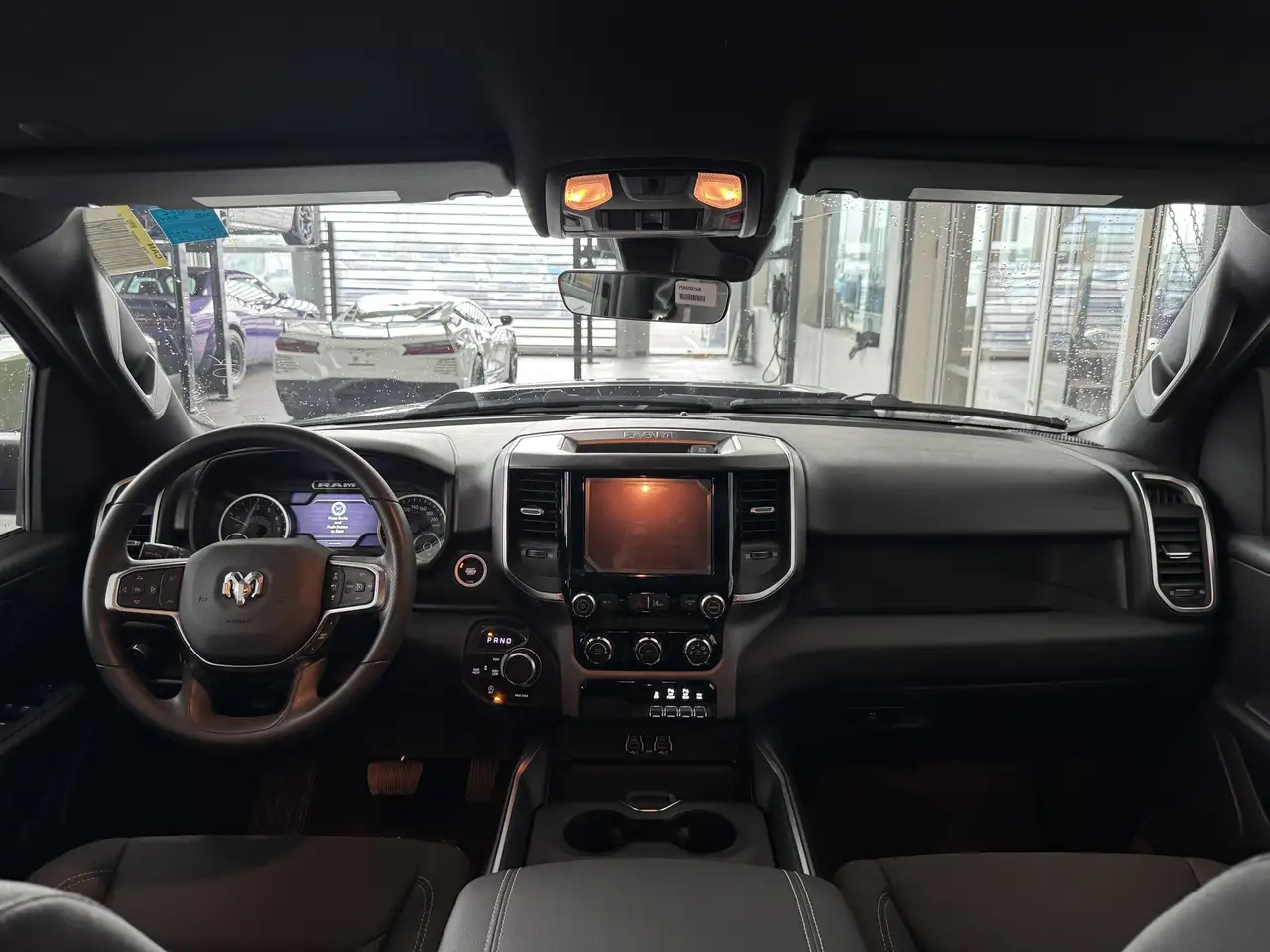 RAM 1500 снимка RAM 1500