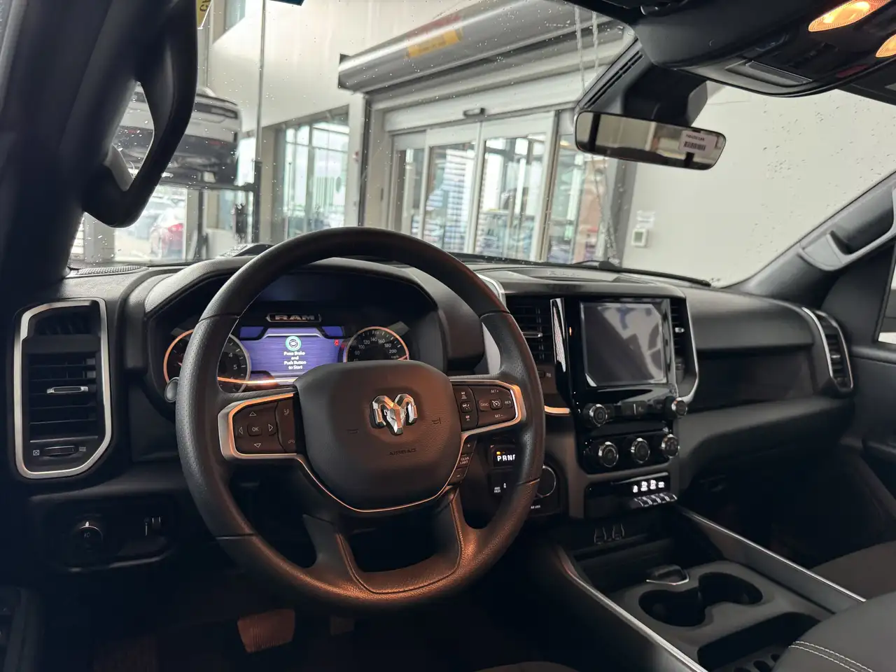 RAM 1500 снимка RAM 1500