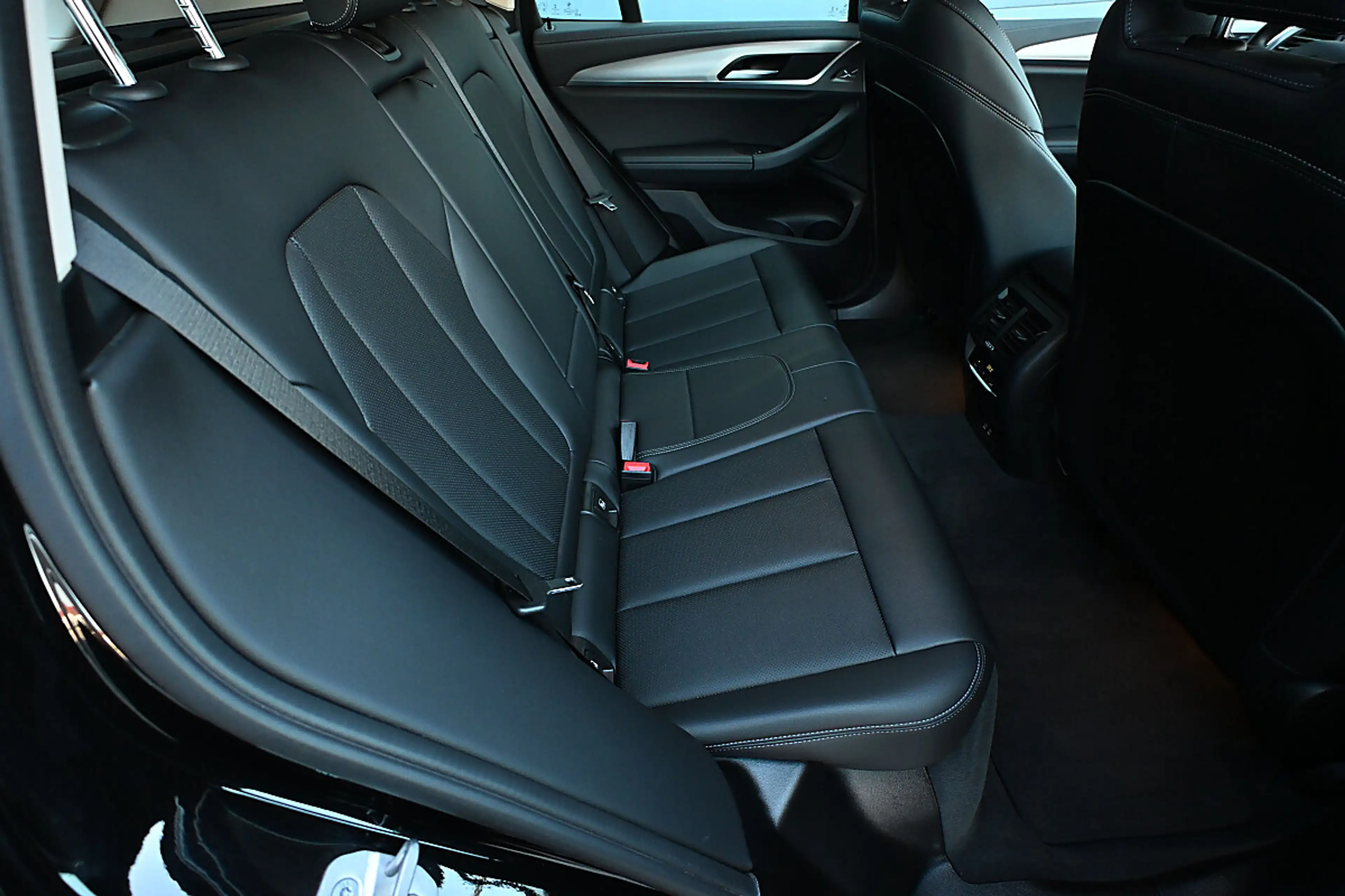 BMW X3 xDrive 30e 20", eSitze, Sportsitze, Kamera, HiF... — photo 11