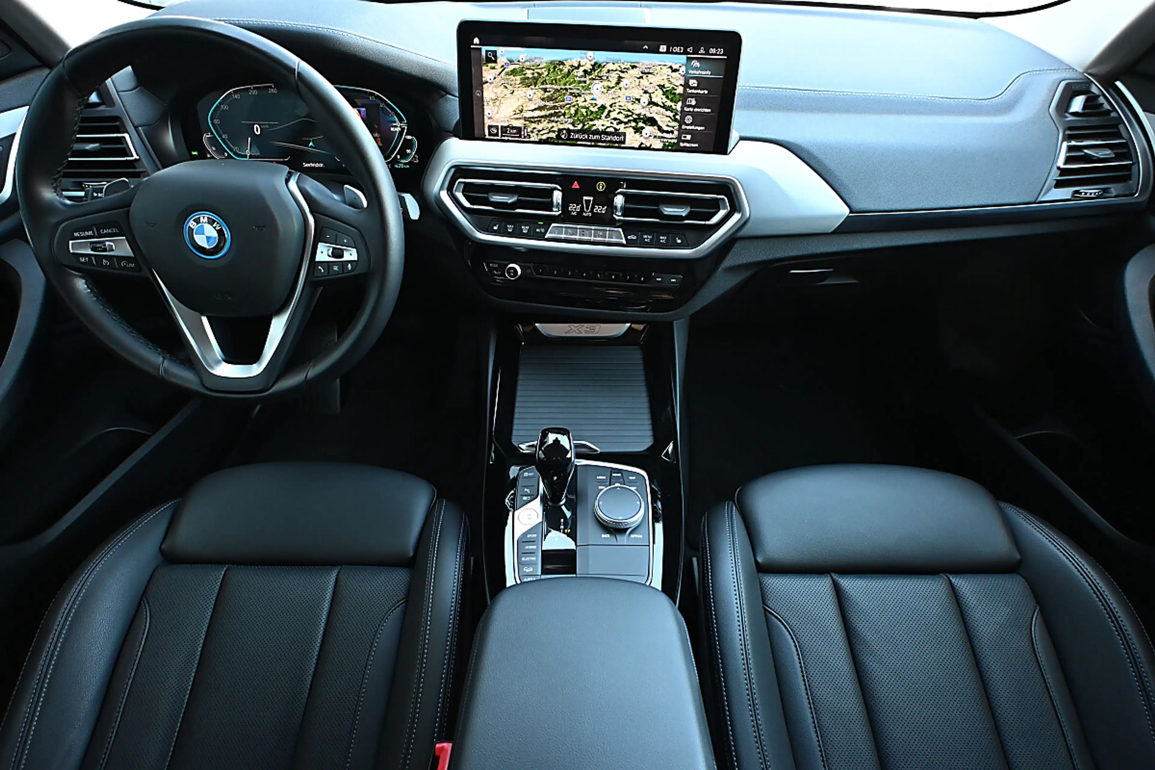 BMW X3 xDrive 30e 20", eSitze, Sportsitze, Kamera, HiF... — photo 12