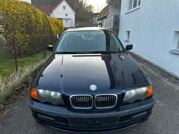 323i