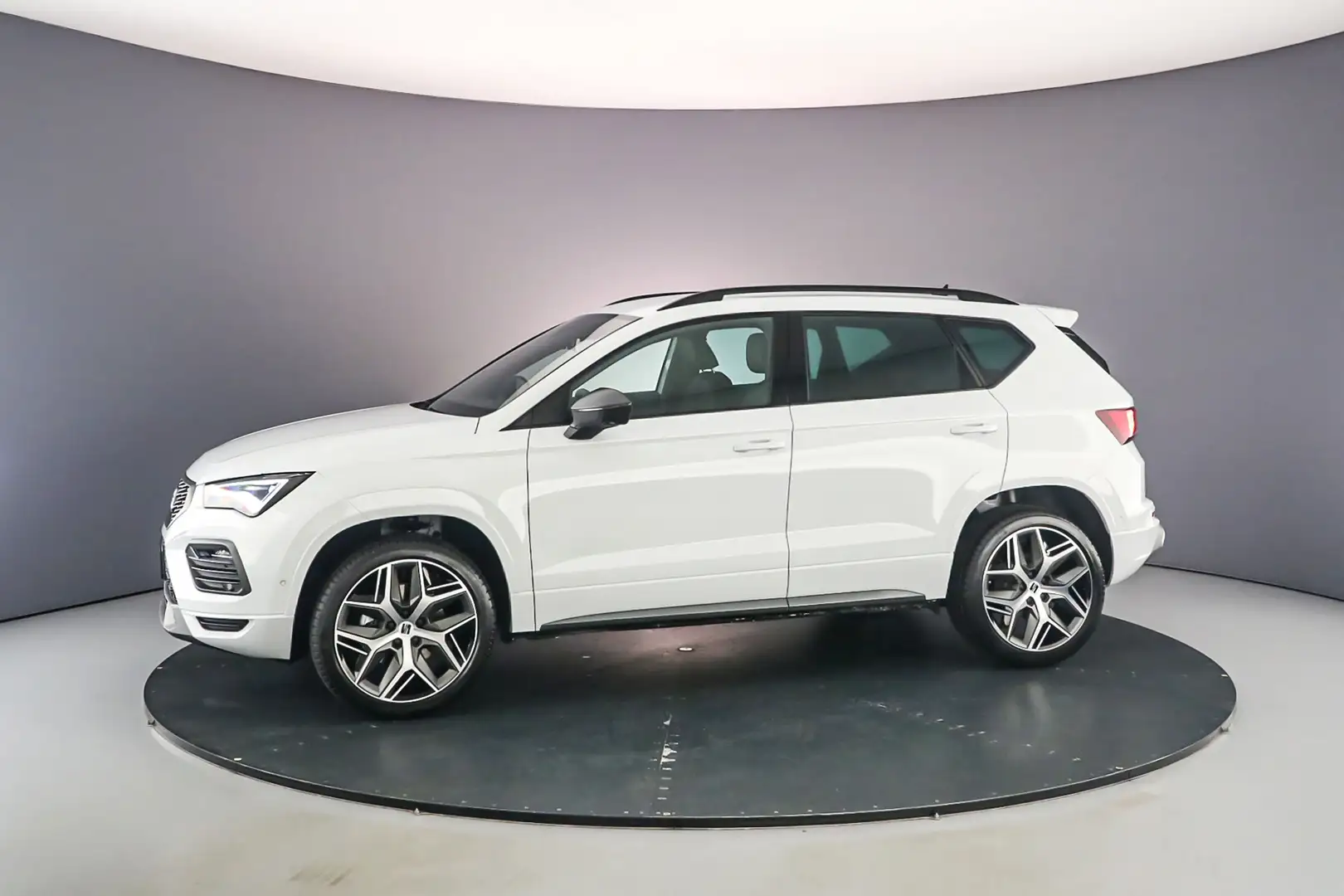 SEAT Ateca 1.5 TSI 150pk FR Business Intense 3.000,- inruilpr Wit - 2