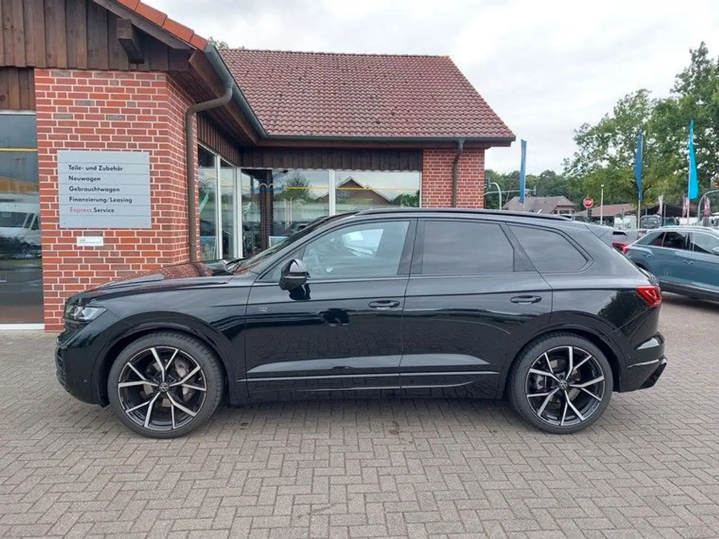 Volkswagen Touareg 3.0 TDI R-Line *BlackStyle*AHK*Standhzg* Schwarz - 2