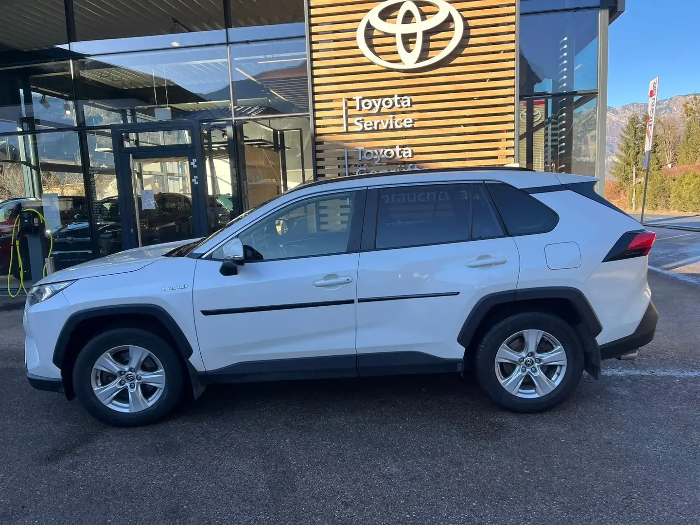 Toyota RAV 4 RAV4 2,5 Hybrid Active AWD Active Weiß - 1