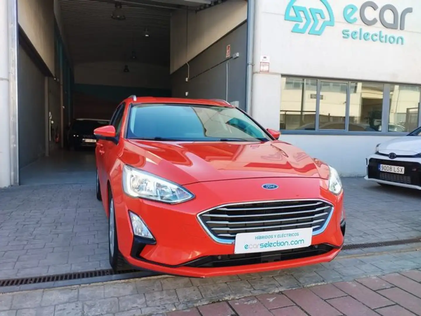 Ford Focus Sportbreak 1.5Ecoblue Trend Edition Rojo - 1