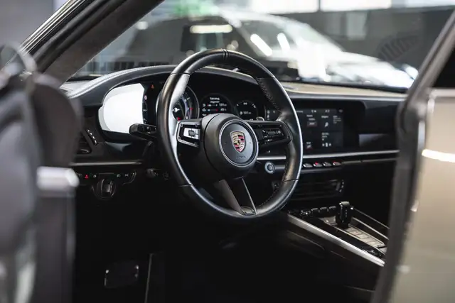 Porsche 911 view 13