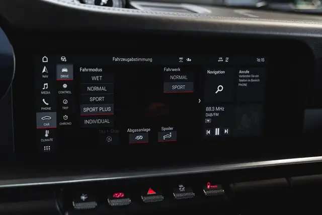 Porsche 911 view 24