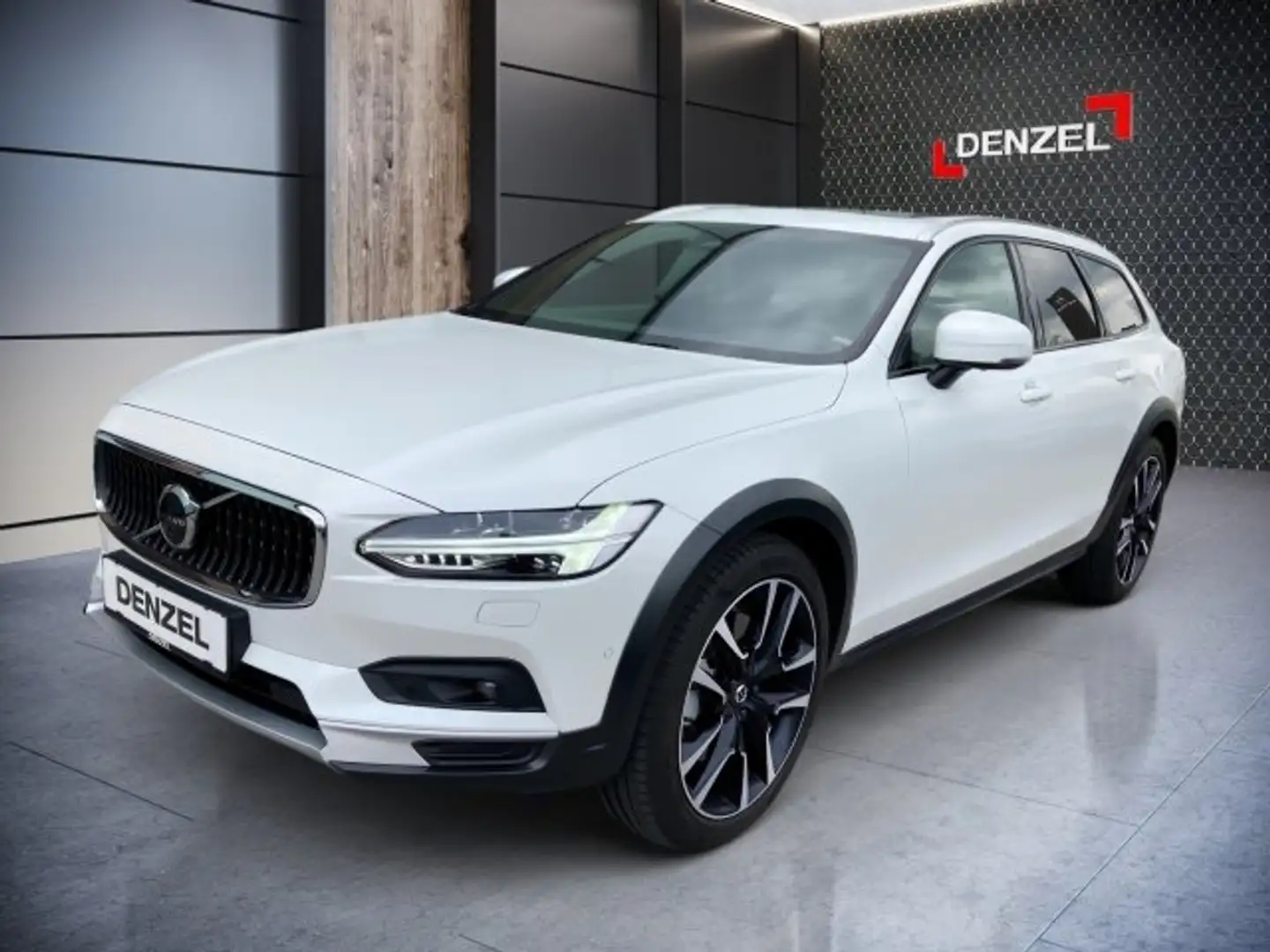 Volvo V90 Cross Country Plus, B5 AWD Mild Hybrid, Benzin Bílá - 1